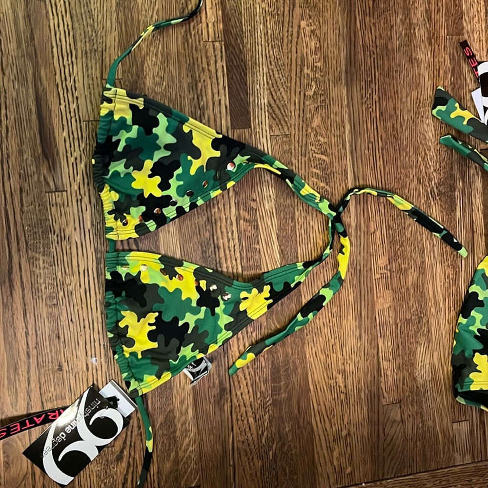99 ninety-nine degrees green camo bikini top style 32114k99 black yellow tie jrs